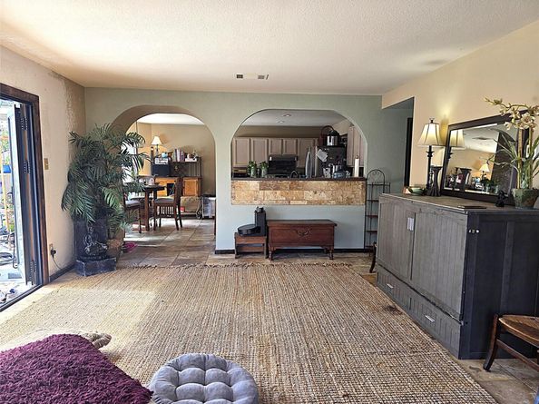 1806 Candlelight DR, Leander TX 78641