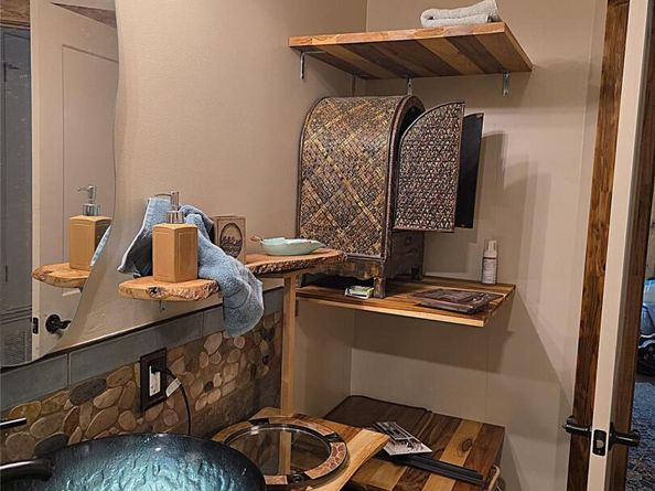 1806 Candlelight DR, Leander TX 78641