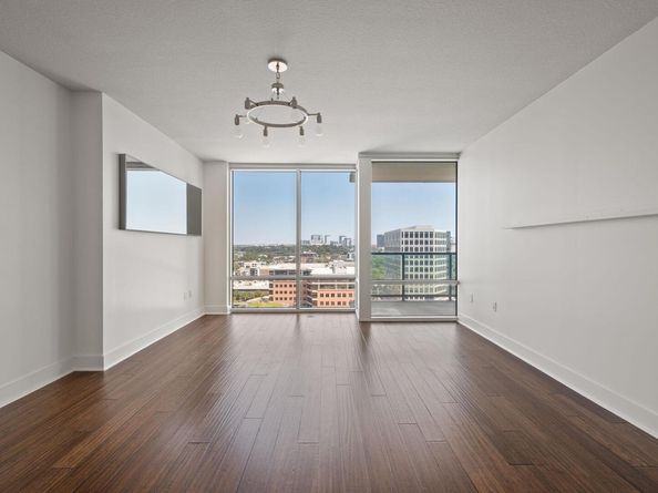 300 Bowie ST 1808, Austin TX 78703