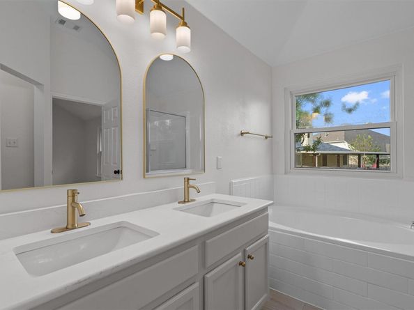 1204 Glendalough DR, Pflugerville TX 78660