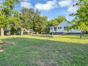 1301 & 1305 S College ST, Georgetown TX 78626