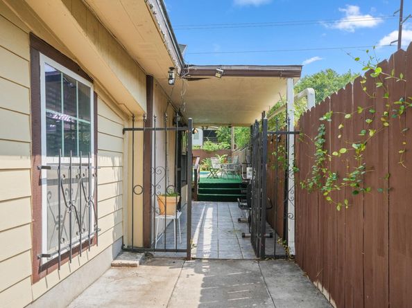 1908 Holly ST, Austin TX 78702