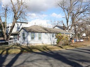 1121 Henninger ST, Austin TX 78702