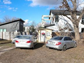 1121 Henninger ST, Austin TX 78702