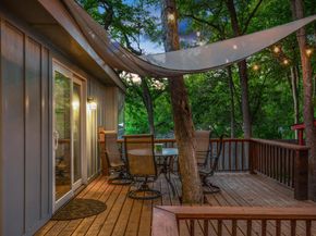 3015 Sunridge DR, Austin TX 78741