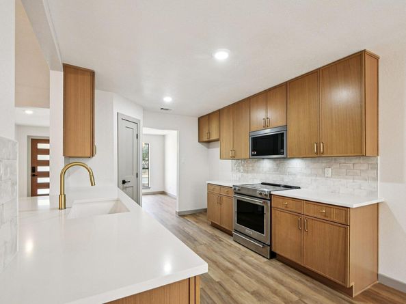 10502 Scotland Well DR, Austin TX 78750