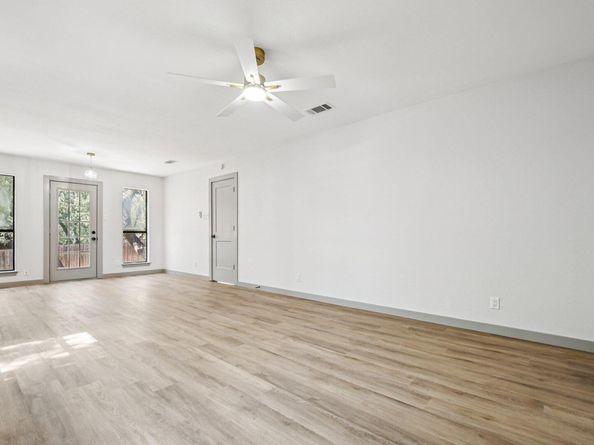10502 Scotland Well DR, Austin TX 78750