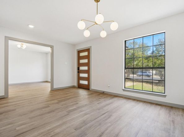 10502 Scotland Well DR, Austin TX 78750
