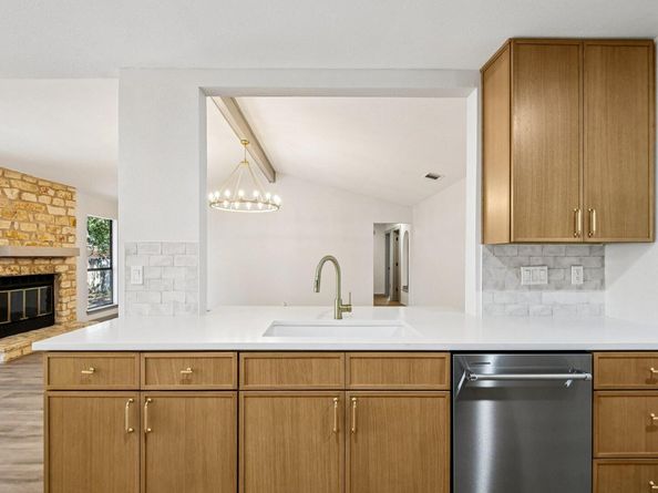 10502 Scotland Well DR, Austin TX 78750