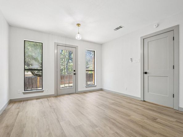 10502 Scotland Well DR, Austin TX 78750