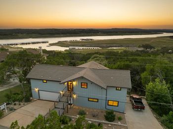 6300 Lakeshore DR