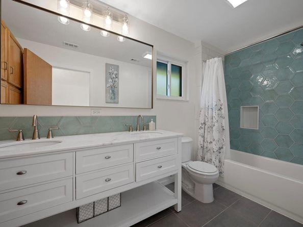 6300 Lakeshore DR, Lago Vista TX 78645