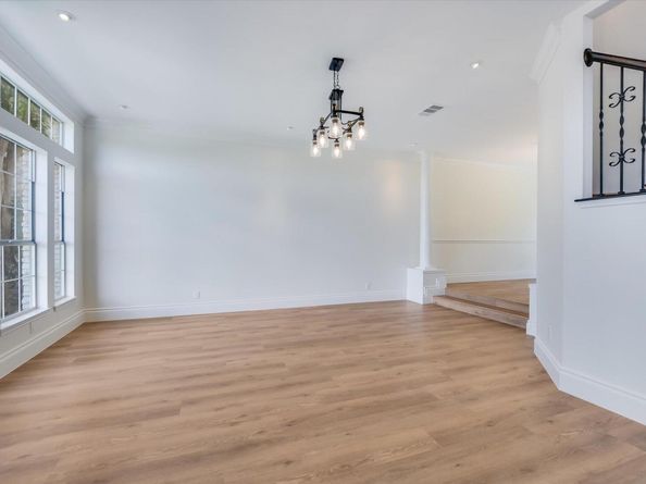 7716 Lakewood DR, Austin TX 78750