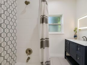 104 Westhaven DR, West Lake Hills TX 78746
