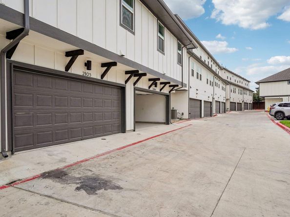 200 W 56th ST 2103, Austin TX 78751