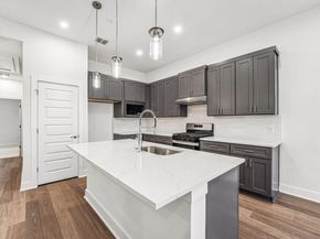 200 W 56th ST 2103, Austin TX 78751