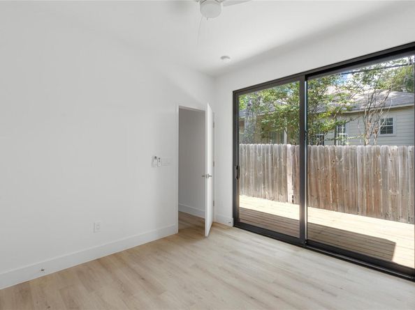 2107 Maple Ave B, Austin TX 78722