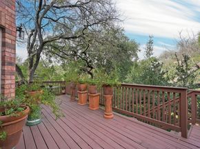 2716 Hillview Green LN, Austin TX 78703