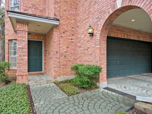 2716 Hillview Green LN, Austin TX 78703