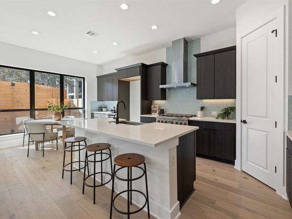 2707 Dulce LN 15, Austin TX 78704