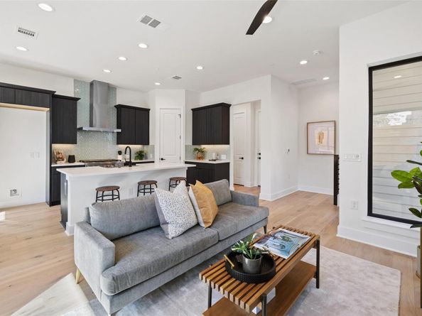 2707 Dulce LN 15, Austin TX 78704