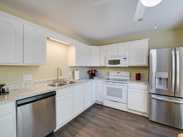 903 Rolling Green CIR, Round Rock TX 78664