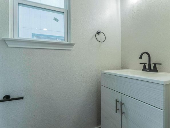1623 Peachtree Valley DR, Round Rock TX 78681