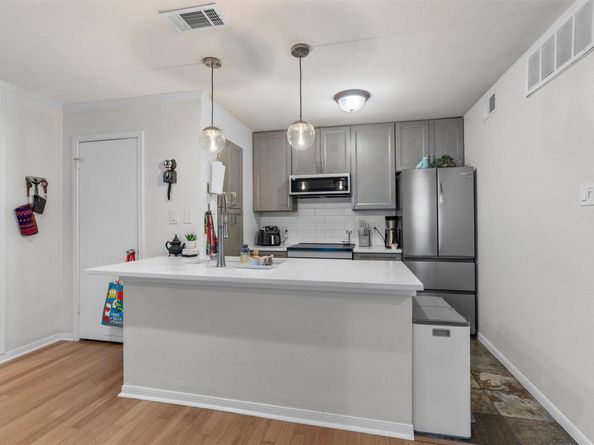 8888 Tallwood DR 1106, Austin TX 78759