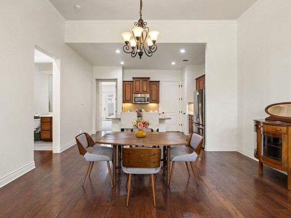 108 Rivalto CIR 2, Lakeway TX 78734