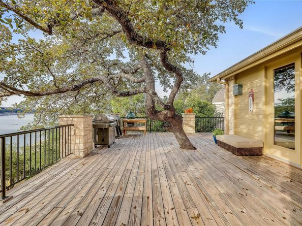 18405 Lakepoint CV, Point Venture TX 78645