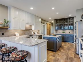 18405 Lakepoint CV, Point Venture TX 78645