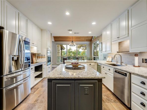 18405 Lakepoint CV, Point Venture TX 78645