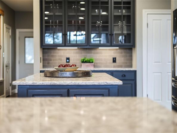 18405 Lakepoint CV, Point Venture TX 78645