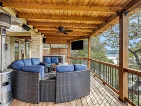 18405 Lakepoint CV, Point Venture TX 78645