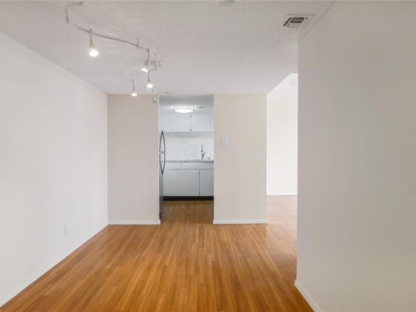 1800 Lavaca ST A508, Austin TX 78701