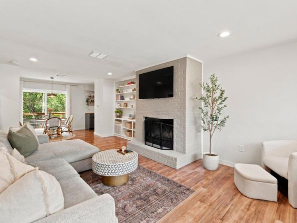 2802 Catalina DR B, Austin TX 78741