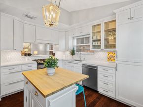 7601 Dallas DR, Austin TX 78729