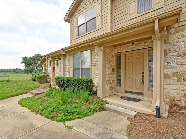 9201 Brodie LN 2001, Austin TX 78748