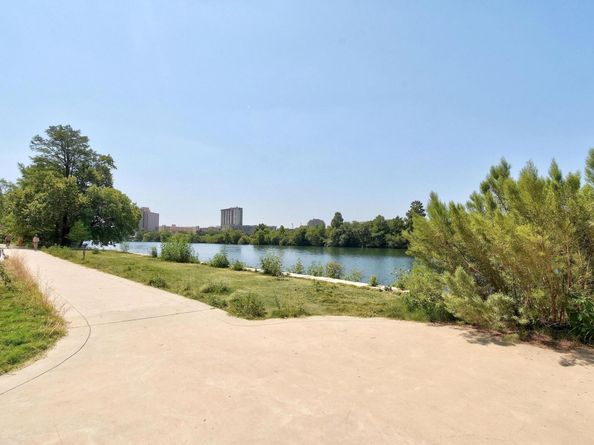 360 Nueces ST 2808, Austin TX 78701