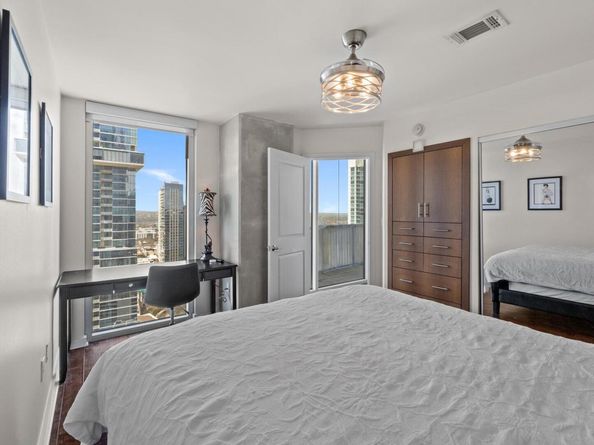 360 Nueces ST 2808, Austin TX 78701