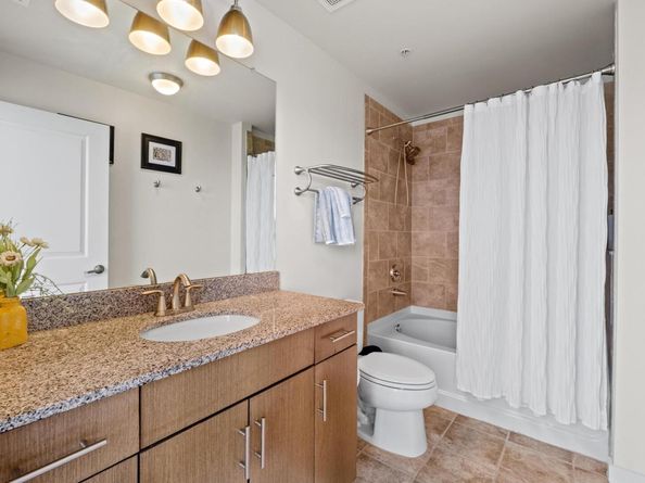 360 Nueces ST 2808, Austin TX 78701