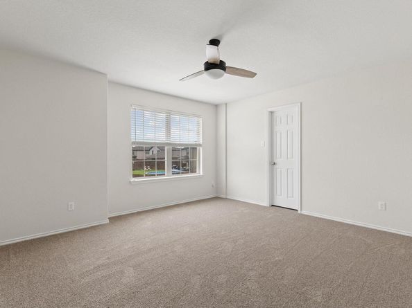 709 Hummingbird LN, Leander TX 78641