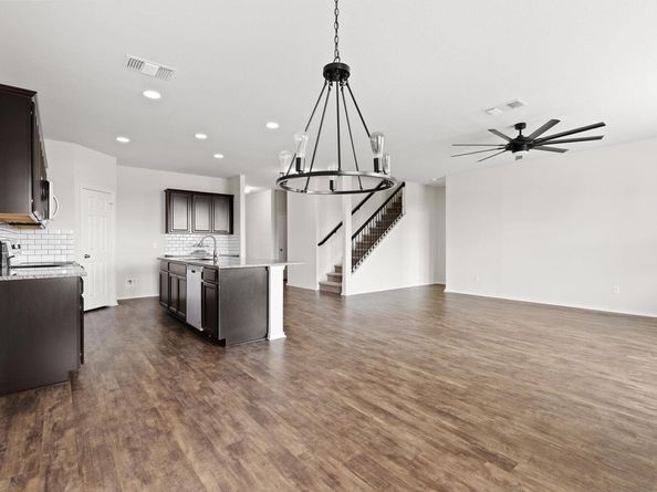 709 Hummingbird LN, Leander TX 78641