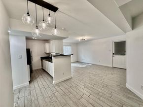 1307 Norwalk LN 102, Austin TX 78703