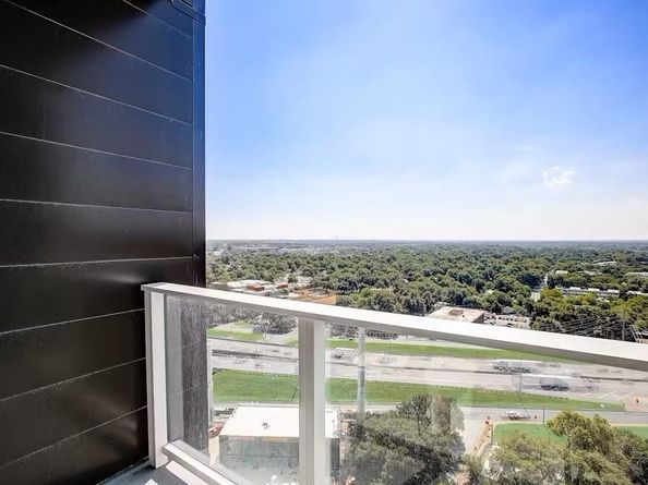 48 East Ave 2206, Austin TX 78701