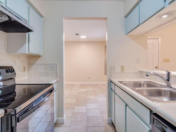 3815 Menchaca RD 19, Austin TX 78704