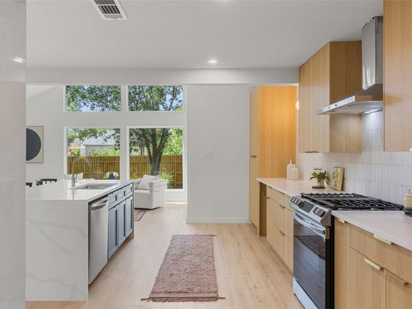 6809 Willamette DR, Austin TX 78723