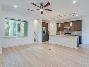 4006 Valley View RD B, Austin TX 78704