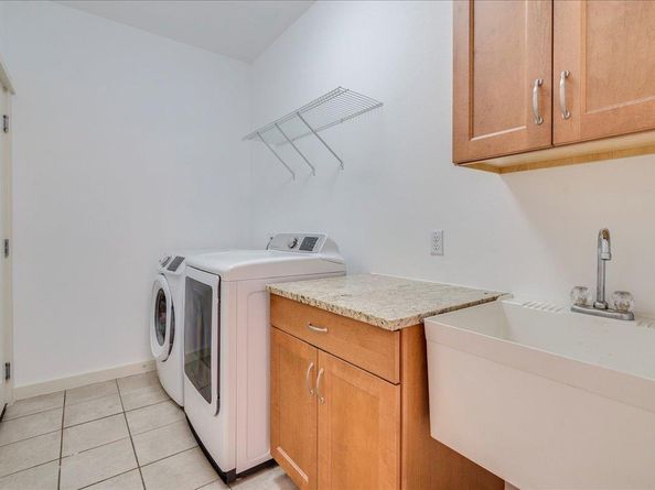 4006 Valley View RD B, Austin TX 78704