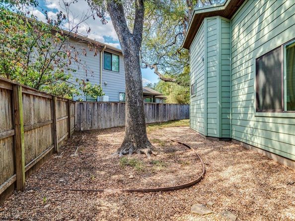 4006 Valley View RD B, Austin TX 78704